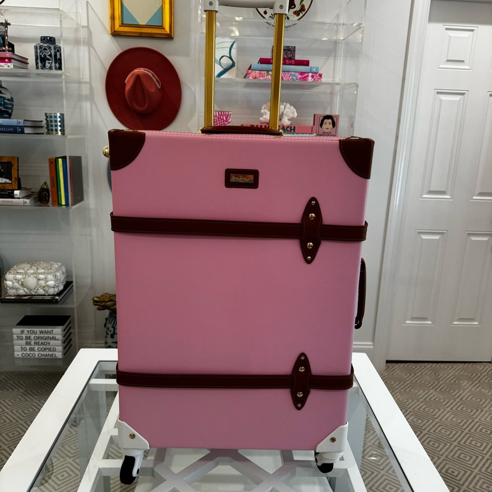 Lilly Pulitzer Pink Heritage Rolling Trunk Suitcase Limited Edition NWT - Picture 4 of 16
